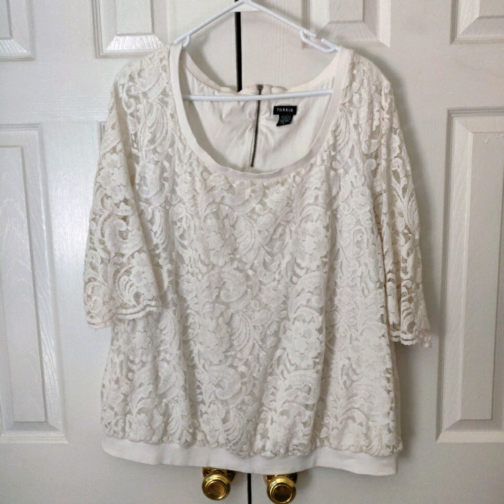 White lace Torrid top